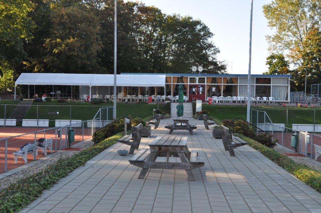 Het oude clubhuis, voor de nieuwbouw